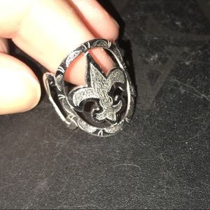 Silver fleur de lis ring. Size 7.